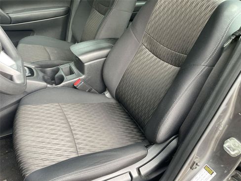 Used 2018 Nissan Rogue S AWD/4WD image 10