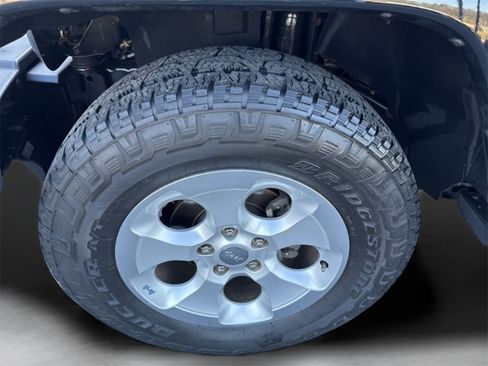 Used 2015 Jeep Wrangler Unlimited Sahara w/ Dual Top Group image 37