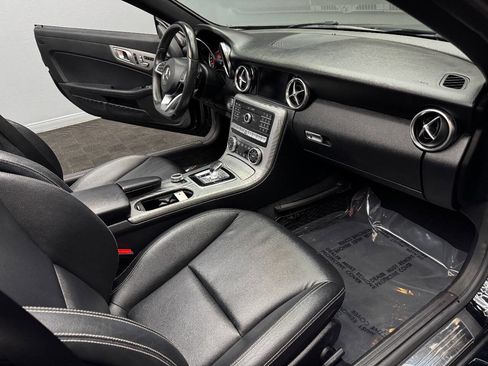 Used 2019 Mercedes-Benz SLC 300 w/ Premium Package image 53