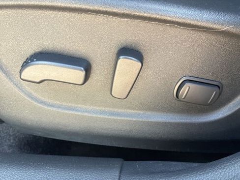 Used 2017 Nissan Rogue SL w/ SL Premium Package image 18