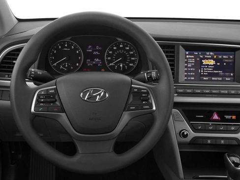 Used 2018 Hyundai Elantra SEL FWD image 4