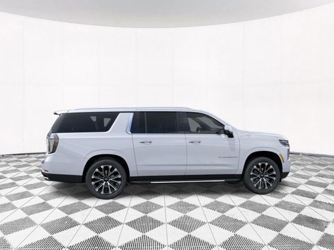New 2026 Chevrolet Suburban High Country image 11