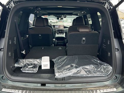 New 2025 Nissan Armada Platinum Reserve image 27