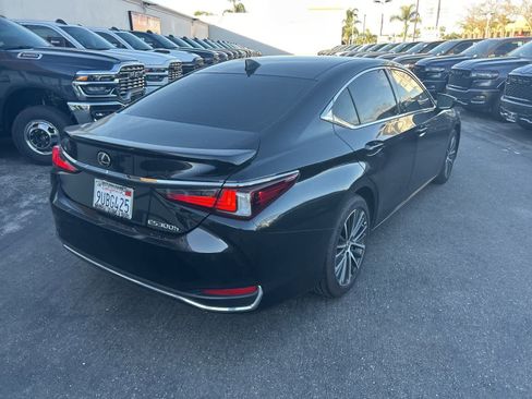 Used 2025 Lexus ES 300h w/ Premium Package image 7