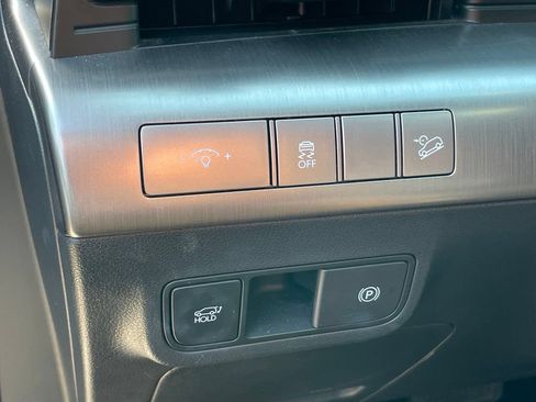 Used 2024 Hyundai Kona Limited FWD image 12