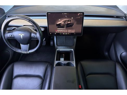 Used 2022 Tesla Model Y Long Range AWD/4WD image 15