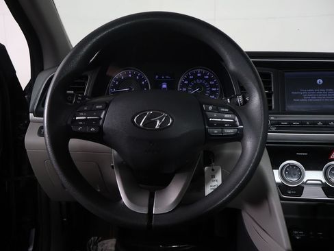 Used 2019 Hyundai Elantra SEL FWD image 31