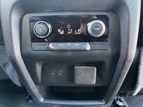 Used 2025 GMC Acadia Elevation w/ Elevation Premium Package AWD/4WD image 39