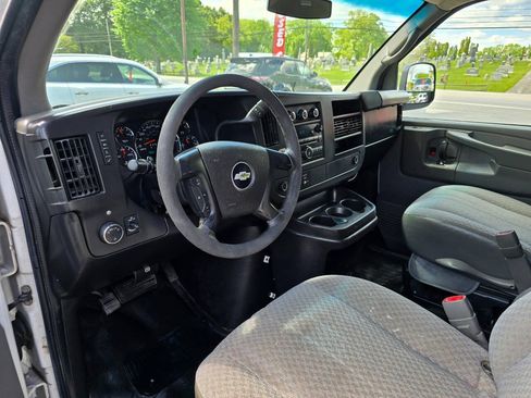 Used 2012 Chevrolet Express 3500 LS RWD image 10