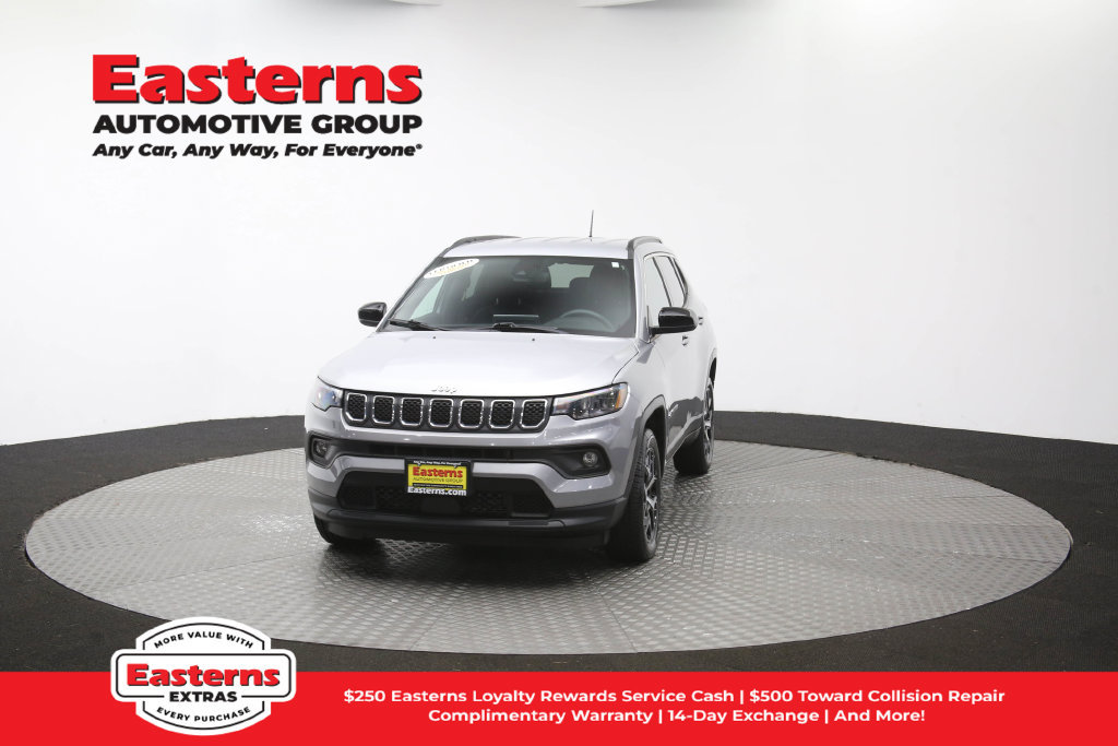 Used 2024 Jeep Compass Latitude AWD/4WD image 54