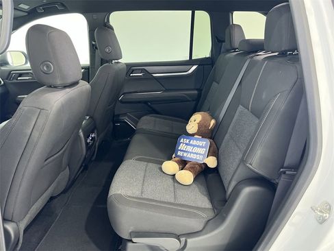 Used 2025 GMC Acadia Elevation image 21