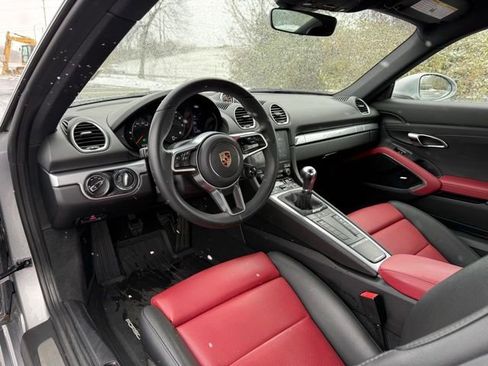 Used 2024 Porsche 718 Cayman w/ Premium Package image 12