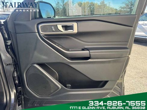 Used 2020 Ford Explorer XLT w/ Equipment Group 202A image 31
