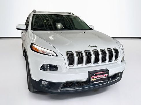 Used 2017 Jeep Cherokee Limited AWD/4WD image 3