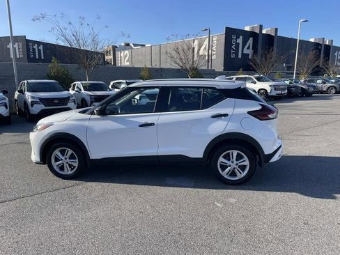 Certified 2025 Nissan Kicks Play S image 7