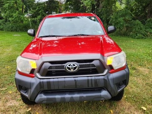 Used 2013 Toyota Tacoma 4x4 Regular Cab image 3