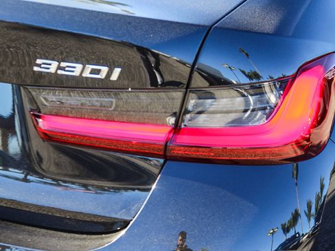 Certified 2025 BMW 330i Sedan w/ Convenience Package image 7