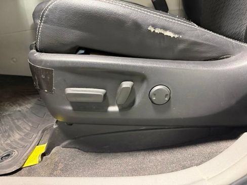 Used 2013 Toyota Sienna SE FWD image 14