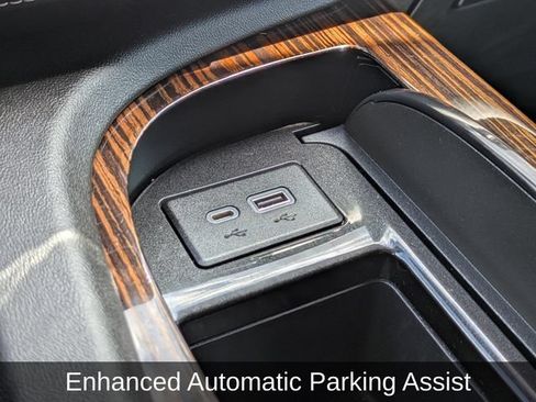 Used 2021 Cadillac Escalade Premium Luxury AWD/4WD image 36