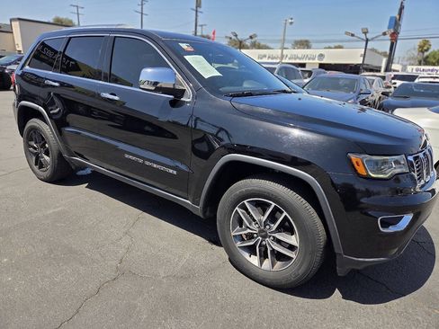 Used 2017 Jeep Grand Cherokee Limited w/ Luxury Group II RWD image 24