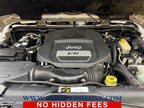 Used 2016 Jeep Wrangler Unlimited Sahara AWD/4WD image 10