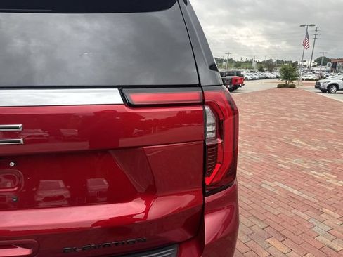 Used 2026 GMC Yukon Elevation w/ Elevation Premium Package AWD/4WD image 11