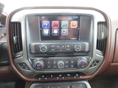 Used 2014 Chevrolet Silverado 1500 High Country w/ High Country Premium Package AWD/4WD image 23
