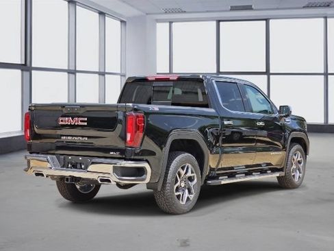 New 2026 GMC Sierra 1500 SLT AWD/4WD image 3