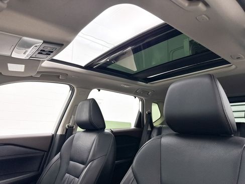 Used 2023 Nissan Rogue Platinum image 3