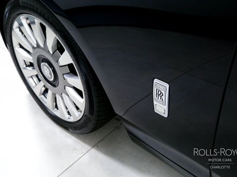 Used 2020 Rolls-Royce Phantom Sedan RWD image 46