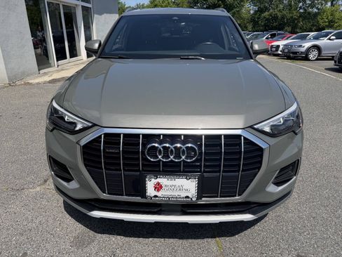 Used 2020 Audi Q3 2.0T Premium w/ Convenience Package AWD/4WD image 2