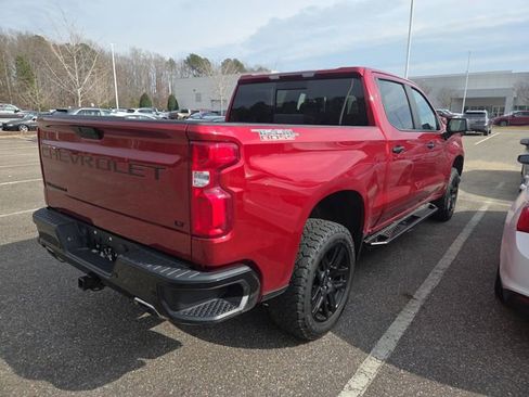 Used 2021 Chevrolet Silverado 1500 LT Trail Boss w/ Convenience Package II image 2