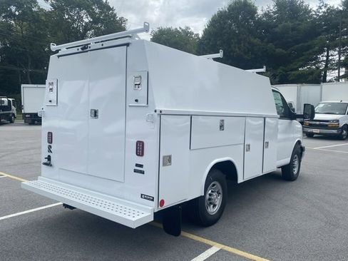 New 2025 Chevrolet Express 3500 w/ Power Convenience Package image 11