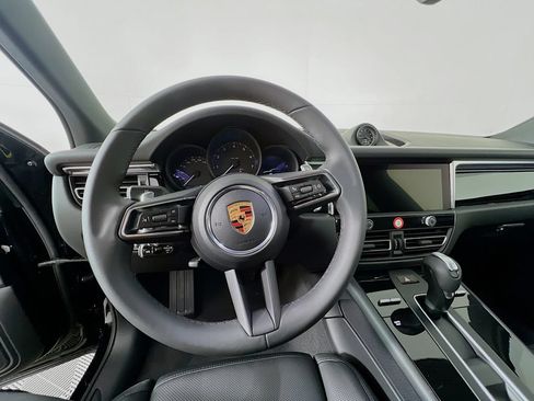 Certified 2026 Porsche Macan AWD/4WD image 12
