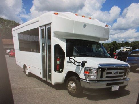 Used 2022 Ford E-350 and Econoline 350 Super Duty w/ Shuttle Bus Prep Package RWD image 1