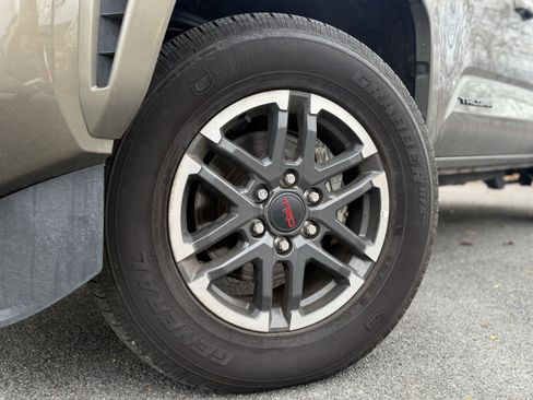 Used 2024 Toyota Tacoma TRD Sport image 6