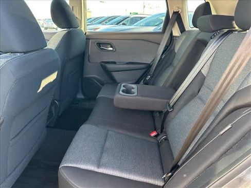 Used 2022 Nissan Rogue SV image 13