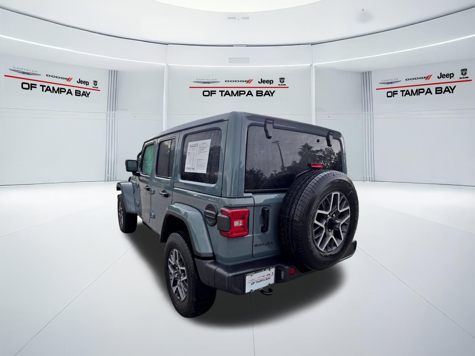 Used 2026 Jeep Wrangler Unlimited Sahara AWD/4WD image 4