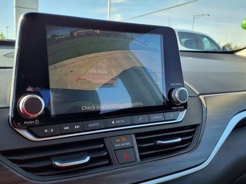 Used 2025 Nissan Altima 2.5 SV image 26