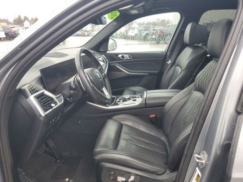 Used 2025 BMW X5 xDrive50e image 5