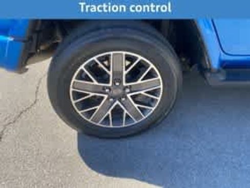 Used 2023 Jeep Wrangler Unlimited Sahara AWD/4WD image 10