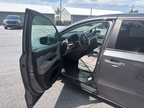 Used 2019 Honda Odyssey EX image 9