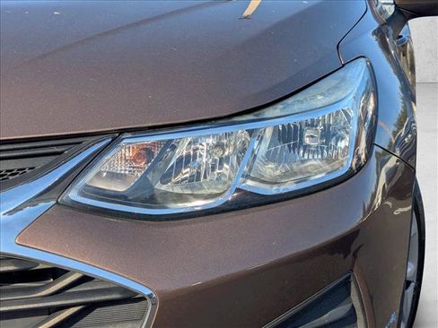 Used 2019 Chevrolet Cruze LS image 12