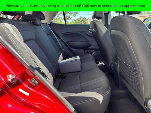 Used 2023 Hyundai Venue SEL image 12