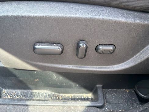 Used 2017 Ford Escape SE w/ Equipment Group 201A AWD/4WD image 9