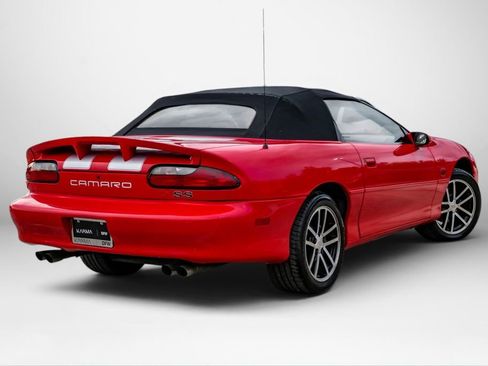 Used 2002 Chevrolet Camaro Z28 w/ SS Performance/Appearance Pkg RWD image 8