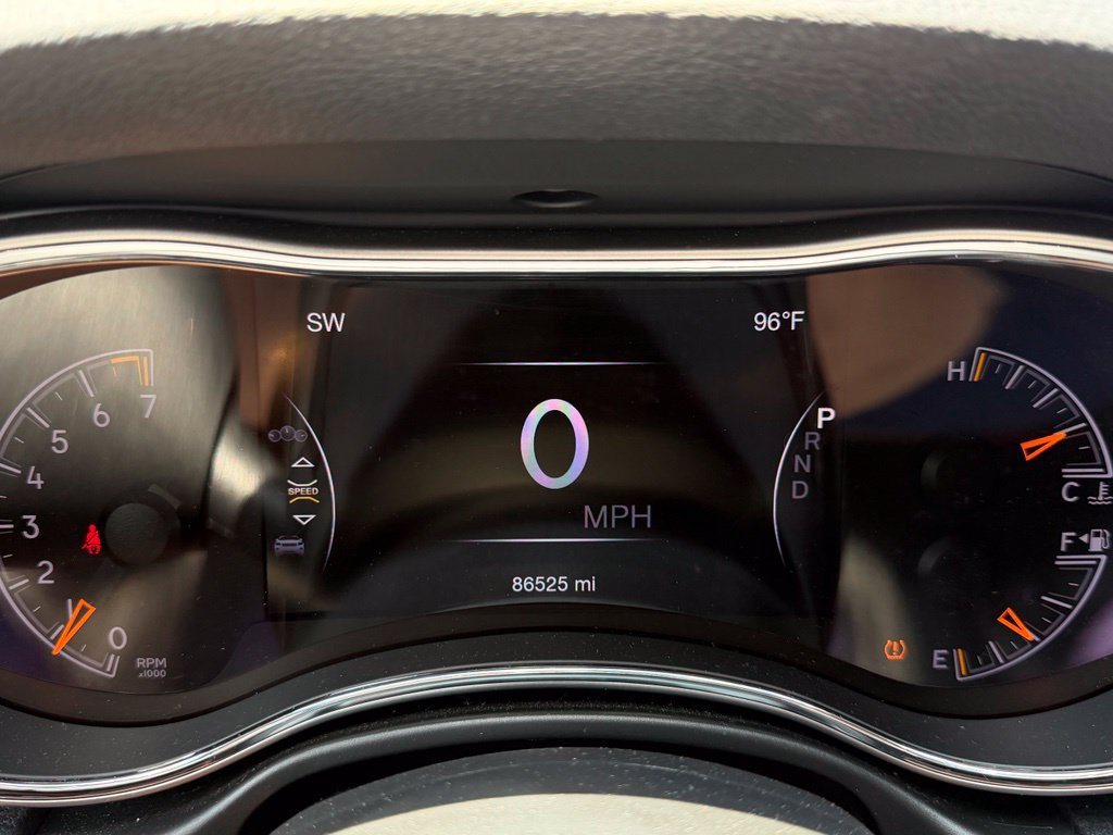 Used 2020 Jeep Grand Cherokee Altitude RWD image 14