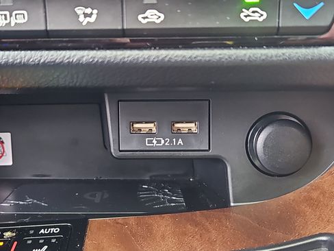 Used 2022 Lexus RX 350L Premium w/ Premium Package image 10