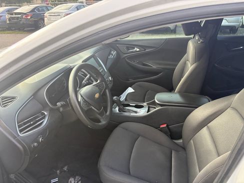 Used 2018 Chevrolet Malibu LS FWD image 9