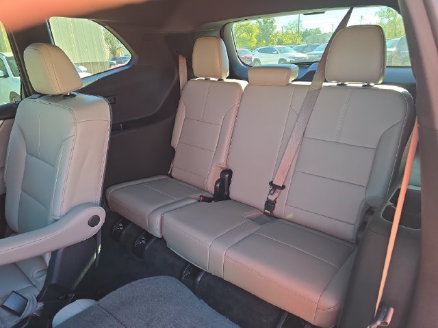 Used 2026 GMC Acadia Elevation w/ Elevation Premium Package FWD image 23